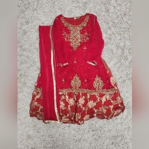 Indian/ Pakistani dress 3T